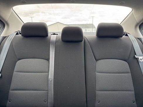 Used 2017 Kia Forte LX image 14