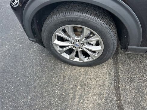 Used 2023 Ford Explorer XLT w/ Equipment Group 202A image 15