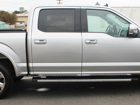Used 2020 Ford F150 Lariat image 10