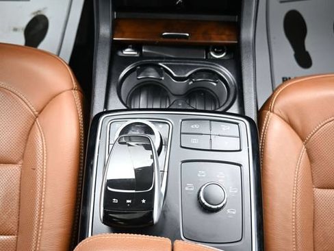 Used 2018 Mercedes-Benz GLS 550 4MATIC image 23