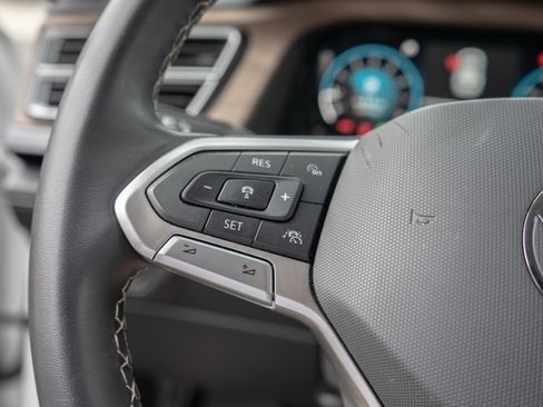 Used 2024 Volkswagen Atlas SE image 16