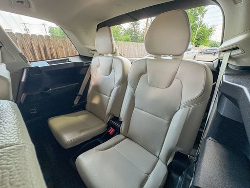 Used 2025 Volvo XC90 B5 Core AWD/4WD image 31