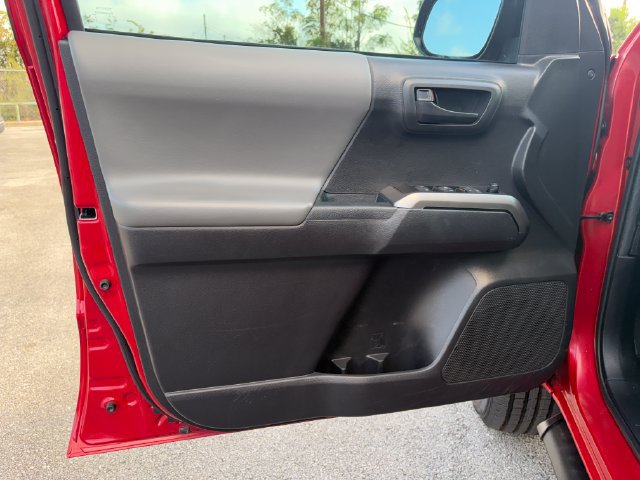 Used 2022 Toyota Tacoma SR5 RWD image 21