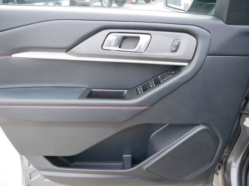 Certified 2025 Ford Explorer ST-Line w/ ST-Line Street Pack image 9