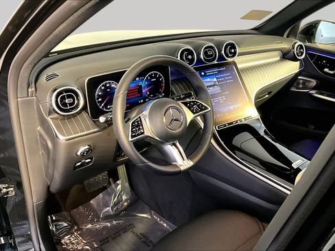 Used 2024 Mercedes-Benz GLC 300 4MATIC image 18