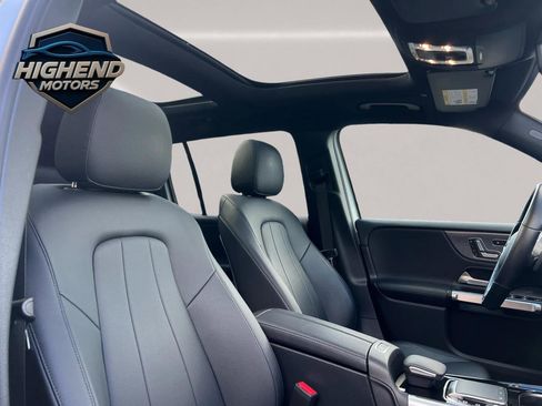 Used 2020 Mercedes-Benz GLB 250 4MATIC w/ Premium Package image 29