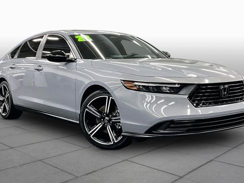 Used 2023 Honda Accord Sport image 2