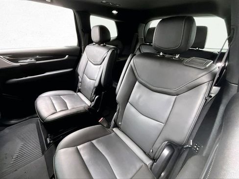Used 2021 Cadillac XT6 Premium Luxury image 21