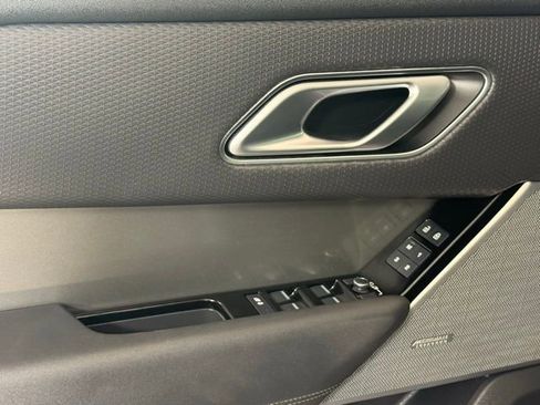 Used 2022 Land Rover Range Rover Velar S image 5