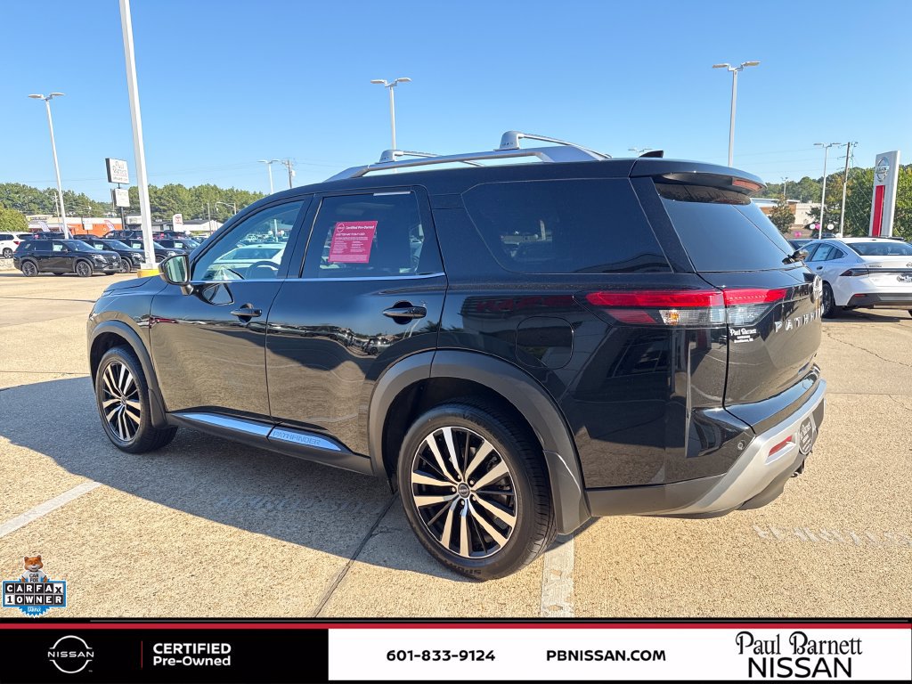 Certified 2025 Nissan Pathfinder Platinum FWD image 4