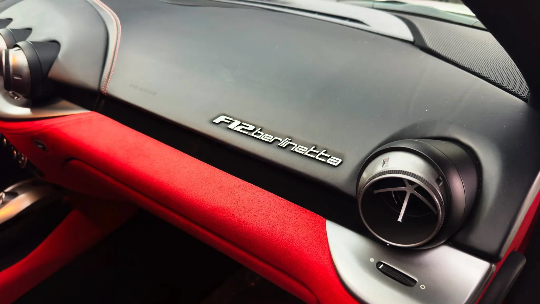 Used 2015 Ferrari F12 Berlinetta RWD image 18