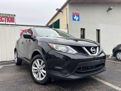 Used 2017 Nissan Rogue Sport S w/ S Appearance Package image 7