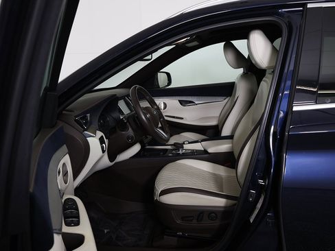 Used 2019 INFINITI QX50 Essential w/ Sensory Package image 32