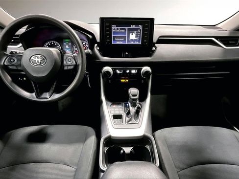 Used 2019 Toyota RAV4 LE image 8