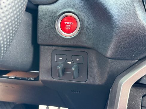 Used 2022 Toyota Tundra SR AWD/4WD image 17