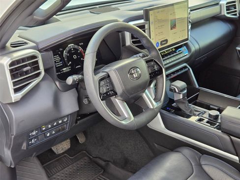 Used 2025 Toyota Sequoia Platinum AWD/4WD image 12