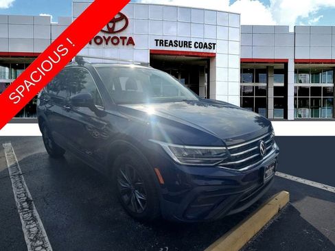 Used 2022 Volkswagen Tiguan SE AWD/4WD image 1