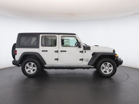 Used 2021 Jeep Wrangler Unlimited Sport image 29