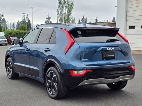 Certified 2023 Kia Niro Wind w/ Wind Preserve Package FWD image 3