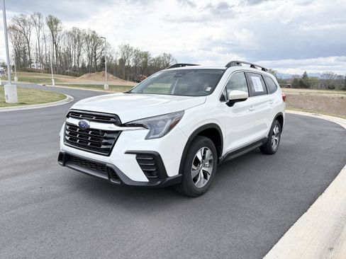 Certified 2025 Subaru Ascent Premium AWD/4WD image 3