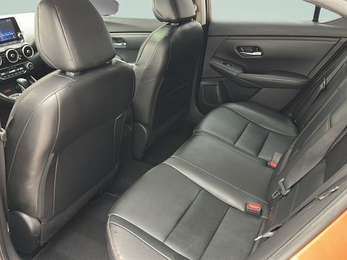 Used 2022 Nissan Sentra SR w/ SR Premium Package FWD image 9