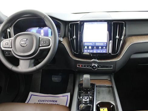Used 2022 Volvo XC60 T8 Inscription Expression w/ Advanced Package AWD/4WD image 9