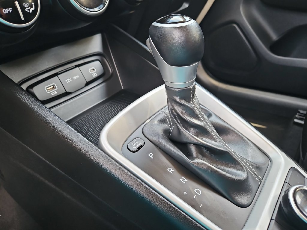 Used 2025 Hyundai Venue SEL FWD image 20