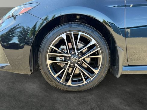 Used 2025 Toyota Camry XLE AWD/4WD image 5
