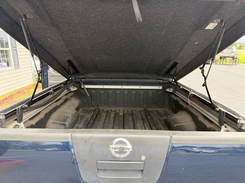 Used 2011 Nissan Frontier SV w/ SV Premium Utility Pkg AWD/4WD image 7