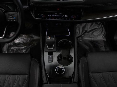 Used 2024 Nissan Rogue Platinum w/ Platinum Premium Package image 24