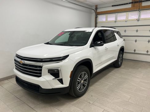 New 2026 Chevrolet Traverse LT image 10