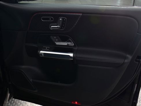 Certified 2025 Mercedes-Benz GLB 250 4MATIC image 36