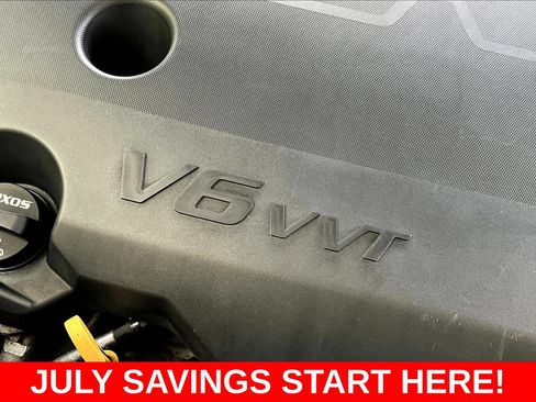 Used 2021 Chevrolet Traverse LS FWD image 34