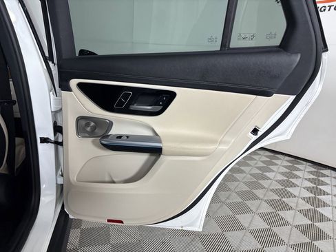 Used 2023 Mercedes-Benz GLC 300 4MATIC image 24