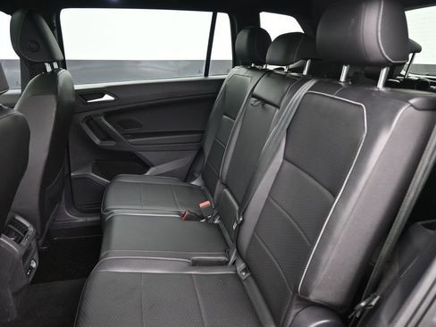 Used 2021 Volkswagen Tiguan SE FWD image 10