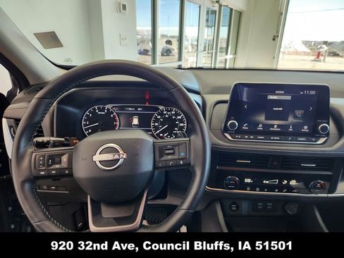 Used 2025 Nissan Rogue SV image 21