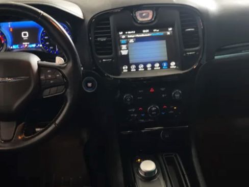 Used 2019 Chrysler 300 S w/ S Model Appearance Package RWD image 14