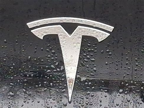 Used 2022 Tesla Model Y Performance image 28