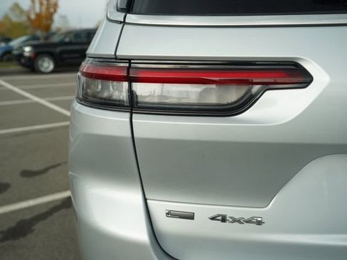 Used 2021 Jeep Grand Cherokee L Limited image 41