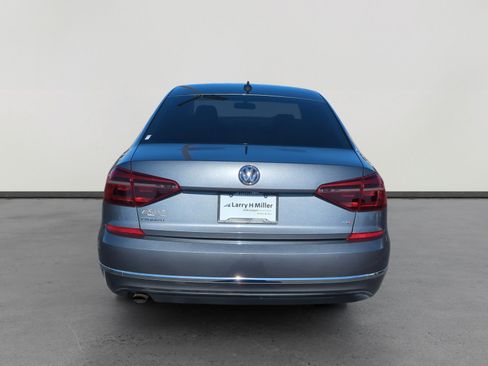 Used 2019 Volkswagen Passat 2.0T Wolfsburg image 4