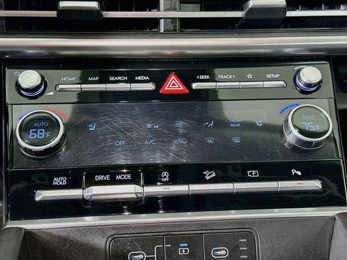 Used 2025 Hyundai Santa Fe SEL FWD image 23