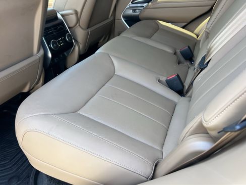 Used 2025 Land Rover Range Rover SE AWD/4WD image 34