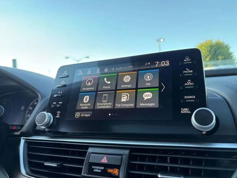 Used 2018 Honda Accord Touring image 21