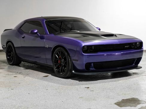 Used 2016 Dodge Challenger SRT Hellcat image 5
