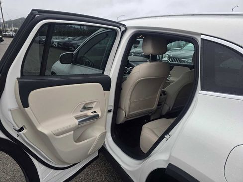Used 2025 Mercedes-Benz GLA 250 4MATIC image 17