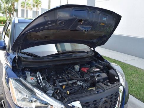 Used 2018 Nissan Kicks SV FWD image 90