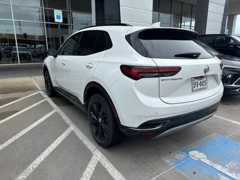Used 2022 Buick Envision Essence w/ Sport Touring Package FWD image 3