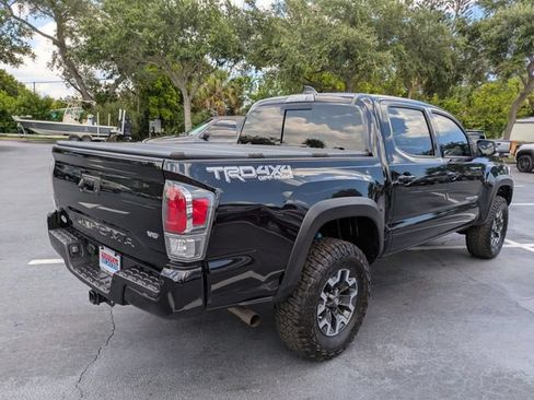 Used 2022 Toyota Tacoma TRD Off-Road w/ Technology Package AWD/4WD image 4