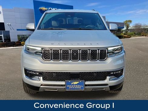 Used 2022 Jeep Wagoneer Series III w/ Convenience Group I AWD/4WD image 2