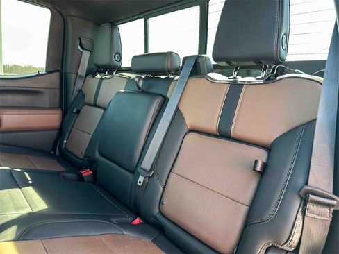 Used 2021 Chevrolet Silverado 1500 High Country image 19